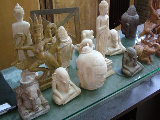 Half Day -  Visit artisans d'angkor workshops