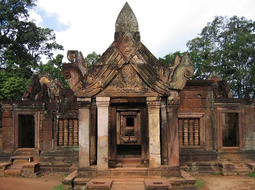 Half Day  - Visit to Banteay Srei & Kbal Spean